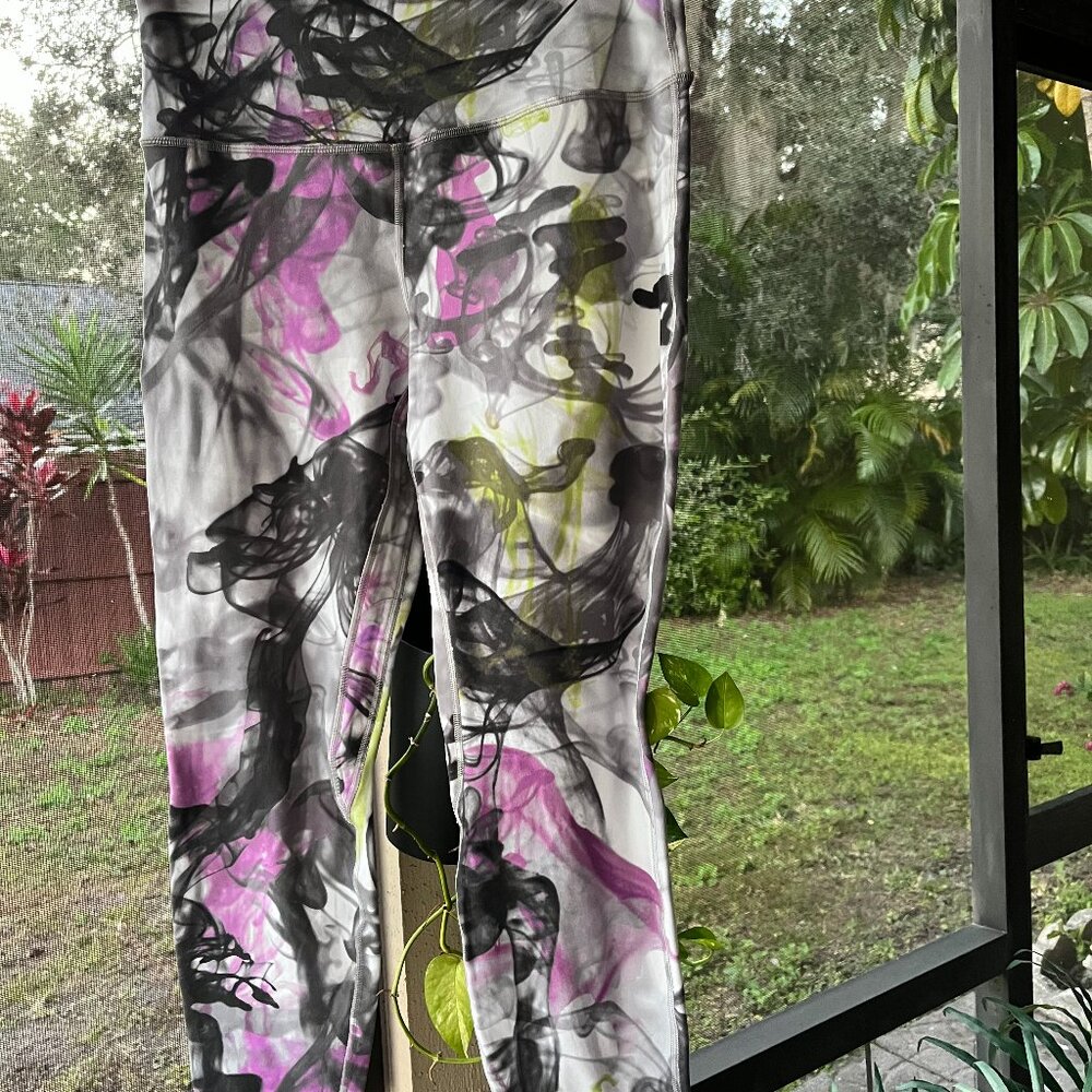 Lululemon abstract leggins size 12 woman